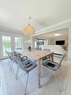 Dining - 4 Br Family Friendly Home w/ gated Heated Pool (Pompano Beach)