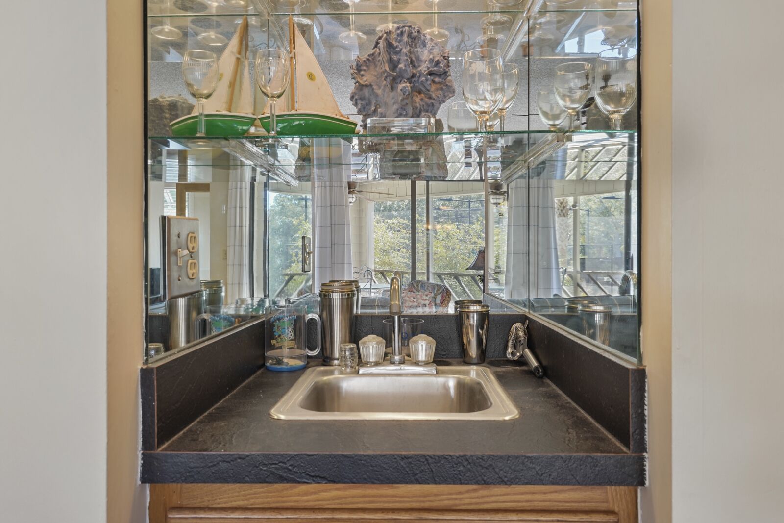 4683 Tennis Club: Tennis Views from Screened Porch, Beach Gear/Bike Credit