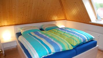 2 Schlafzimmer, Reisekinderbett, kostenloses WLAN