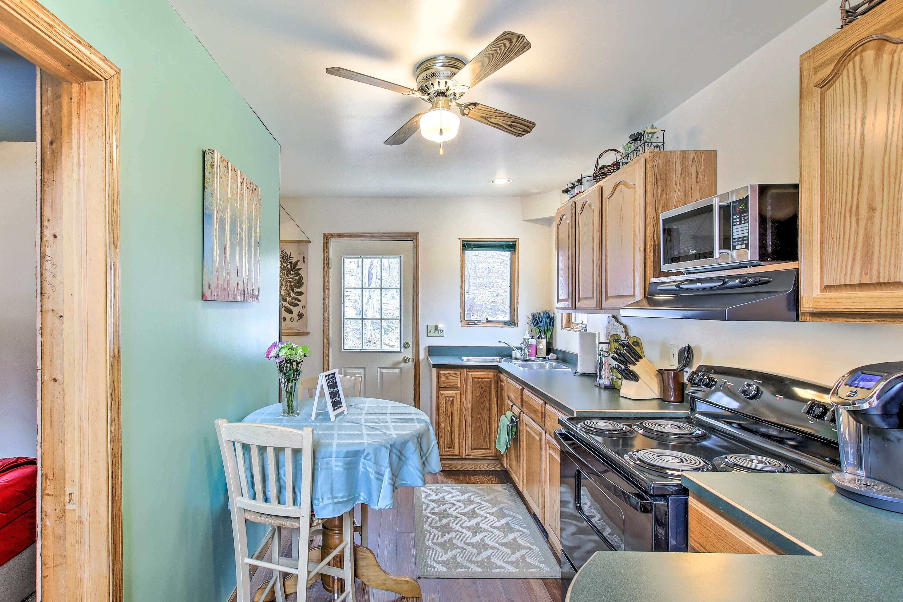 Quaint Plymouth Cabin - 1 Mi to Road America!