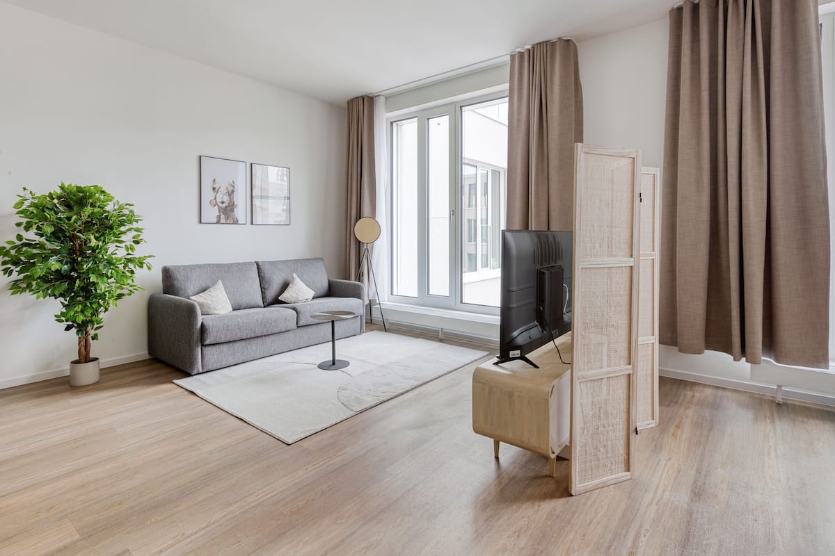 Suite XL with sofa bed | 1 sovrum, skrivbord, gratis wi-fi och sängkläder