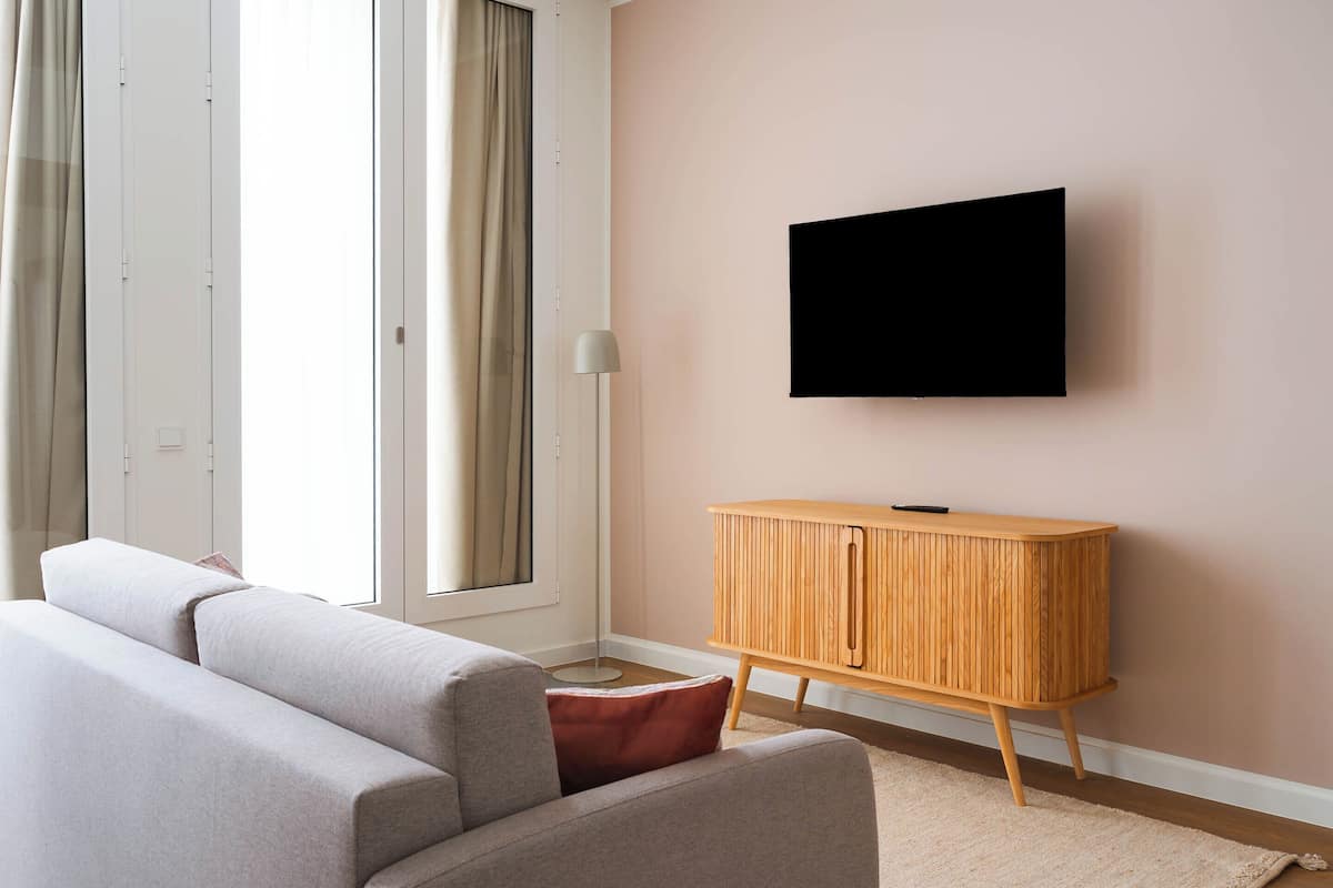 Family Suite with Terrace | 1 soverom, individuelt dekorert, individuelt innredet og skrivebord