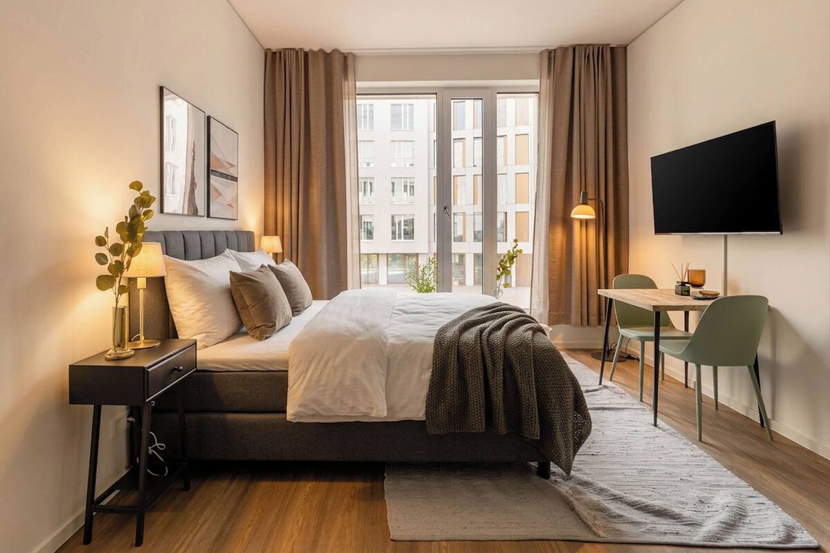 Suite | 1 bedroom, desk, blackout drapes, WiFi (free)
