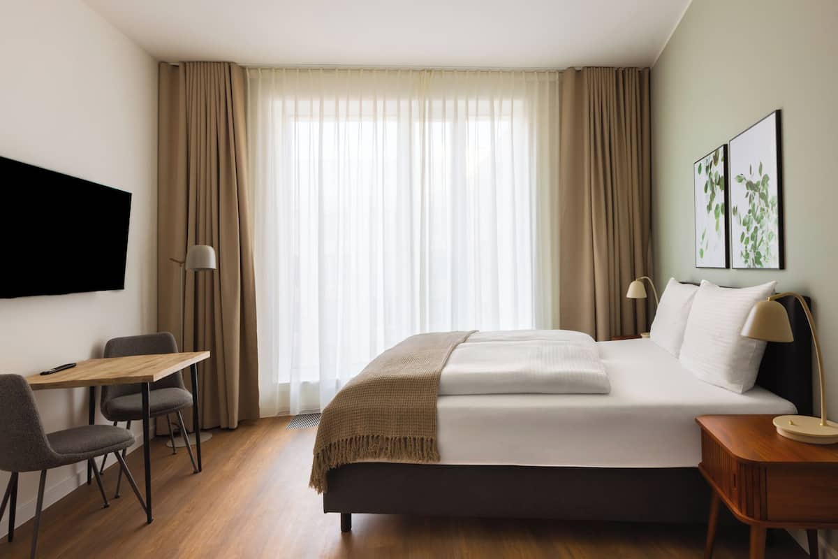 Queen Room | 1 soverom, individuelt dekorert, individuelt innredet og skrivebord