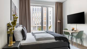 Suite M | 1 bedroom, desk, free WiFi, bed sheets