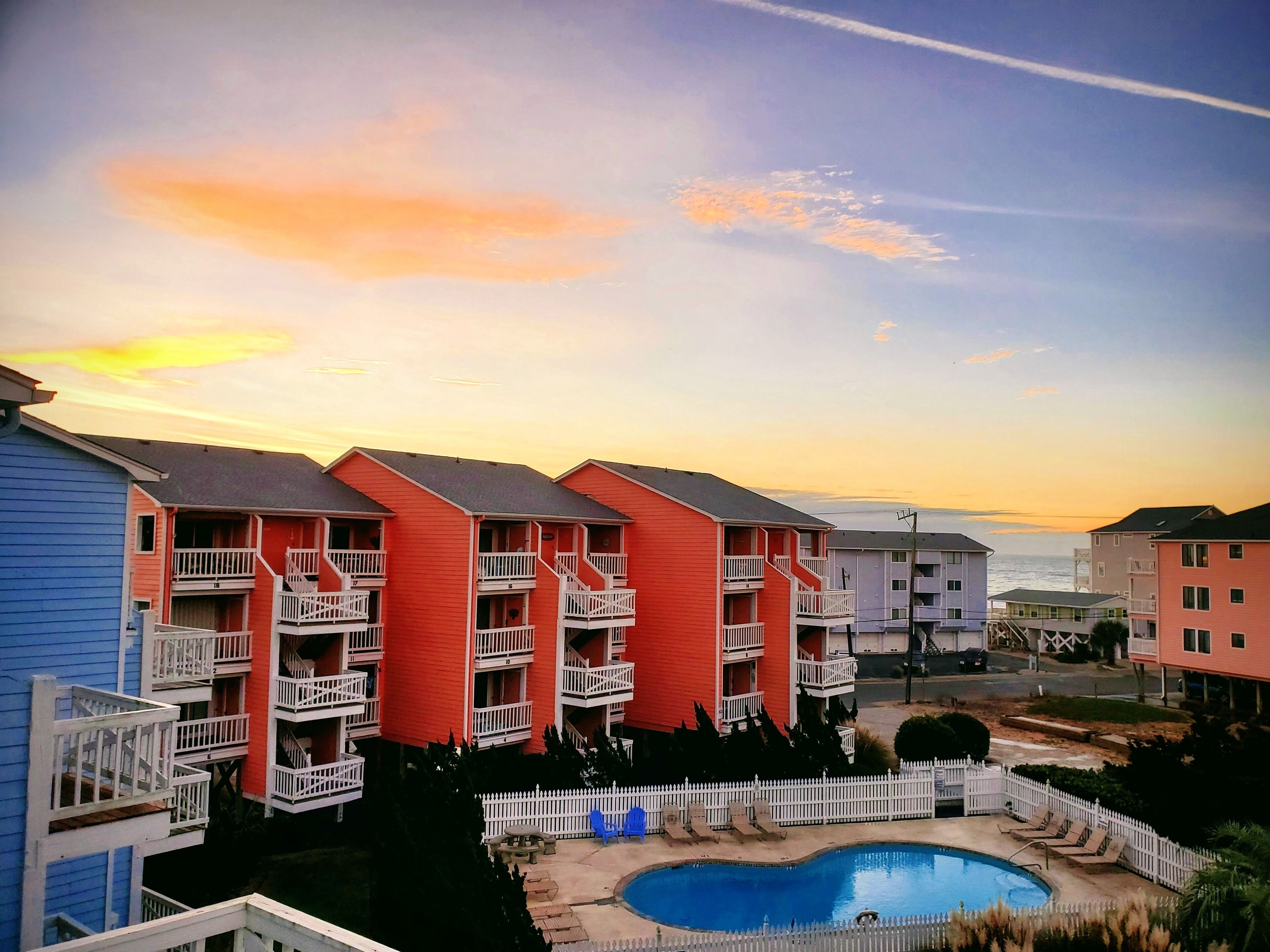 -Pool Open-Nights on the North End