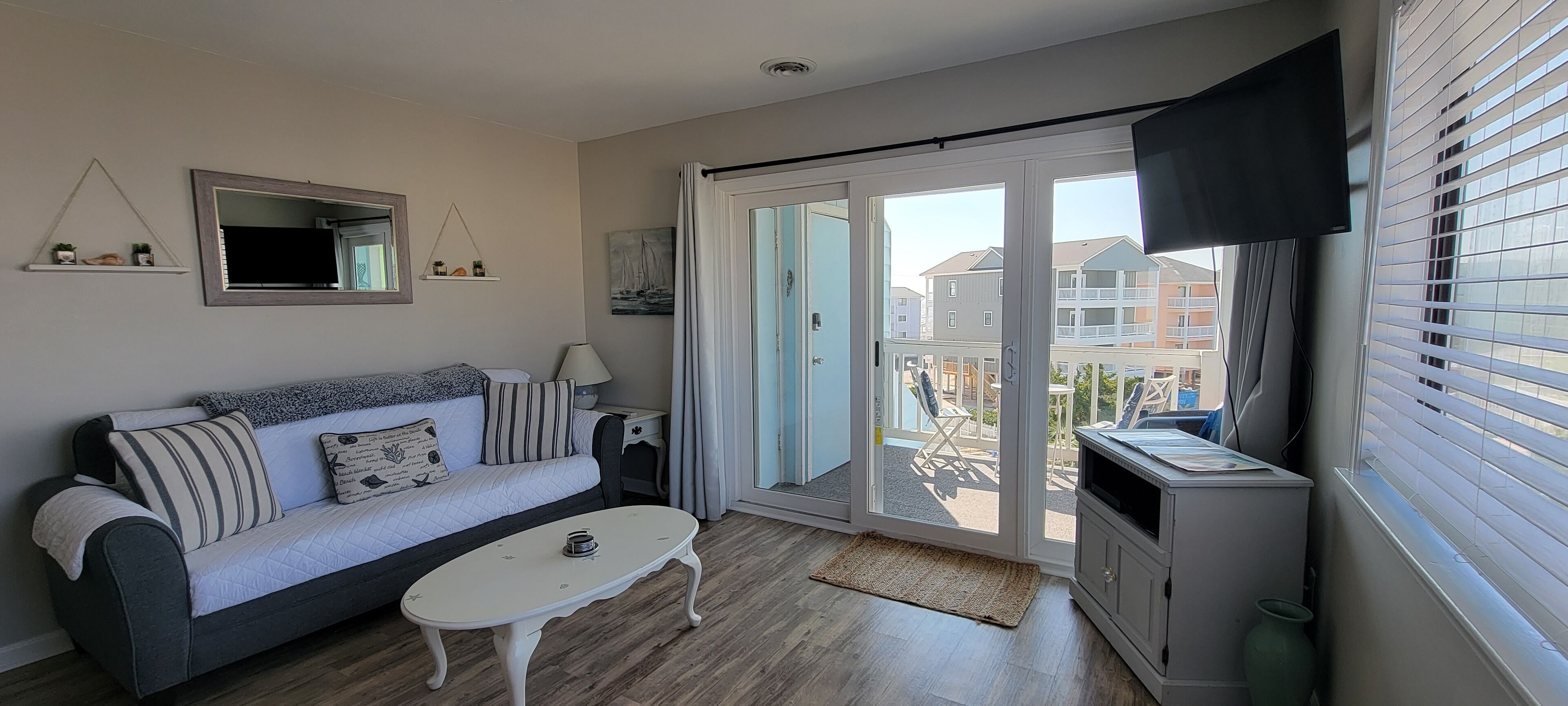 -Pool Open-Nights on the North End