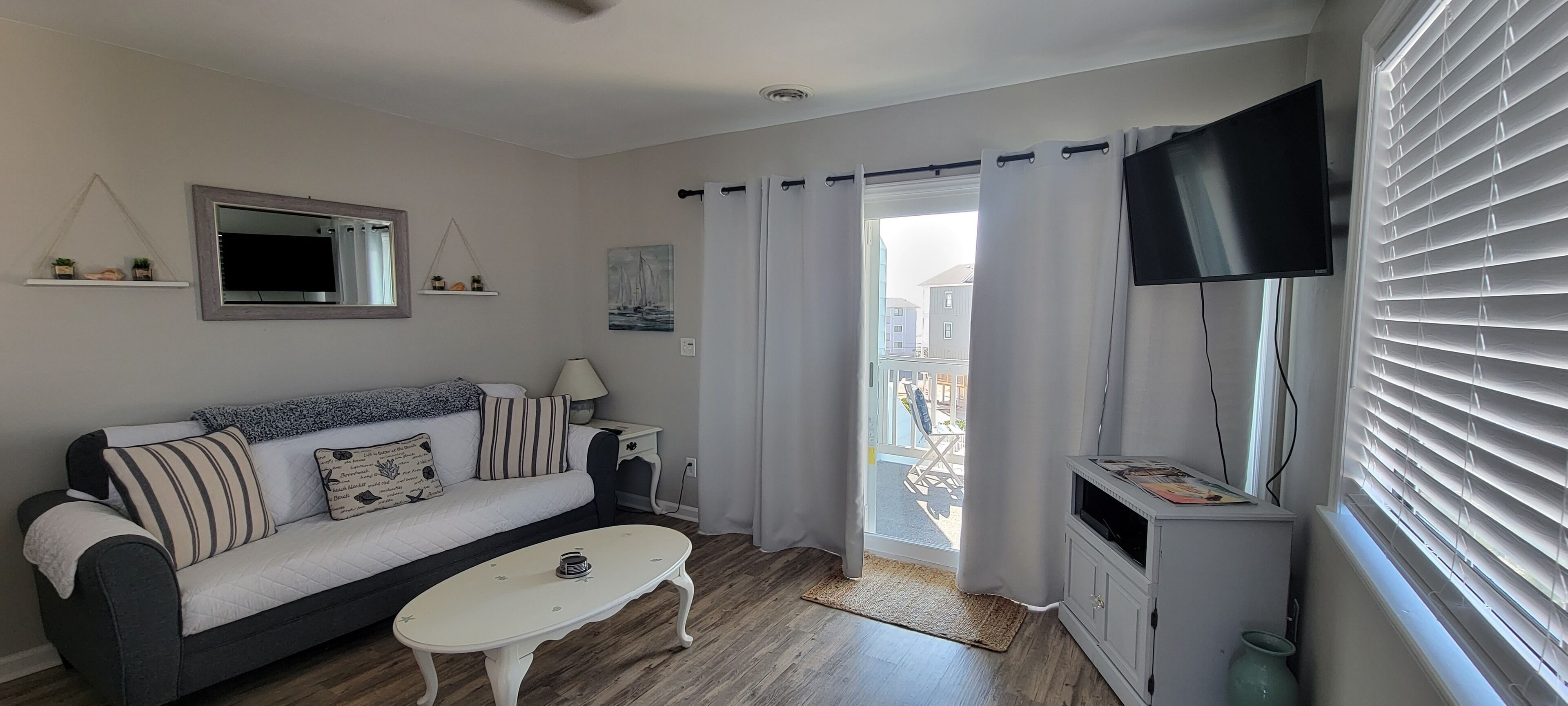 -Pool Open-Nights on the North End