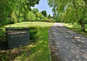 Property grounds - Taste of Devon Paradise (EXETER)