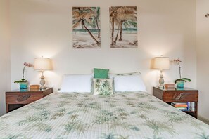 2 habitaciones, escritorio y tabla de planchar con plancha 