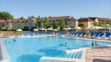 Piscine extérieure, piscine chauffée