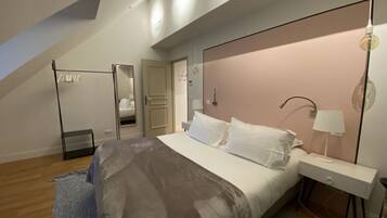 Superior Double Room, Ensuite, Vineyard View (Les feusselottes )