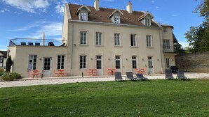 View from property - Manoir de Villamont (Savigny-les-Beaune)