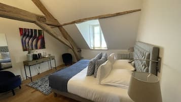 Chambre Double Deluxe, salle de bains attenante, vue jardin (Les Baudes)
