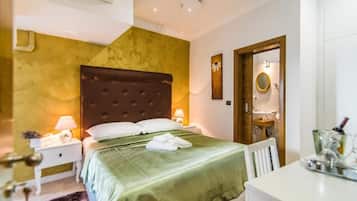 Klassieke kamer, 1 twee- of 2 eenpersoonsbedden | Een minibar, een bureau, gratis wifi, beddengoed