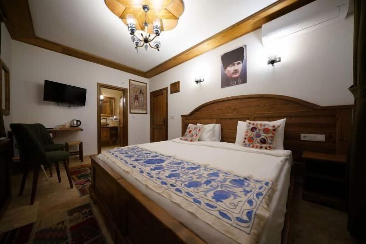 Premium bedding, Select Comfort beds, minibar, individually decorated