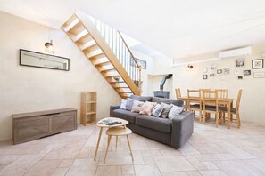 TV, fireplace, DVD player - Pretty house with a view in Mirmande (Mirmande)