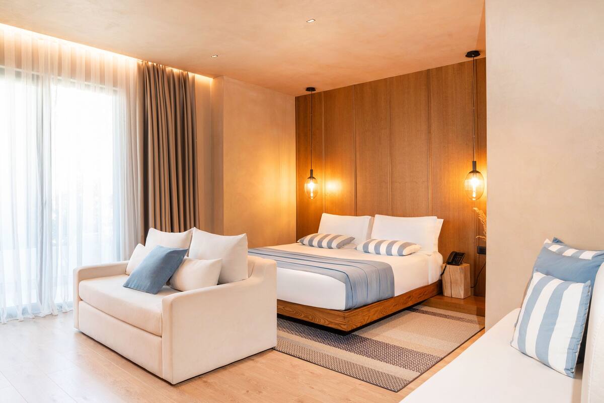 Garden Junior Suite | Premium bedding, memory-foam beds, minibar, desk