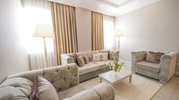 Superior Suite | Premium bedding, memory foam beds, minibar, individually furnished