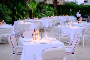 Restaurant - Flower Hotels & Resorts (Golem)