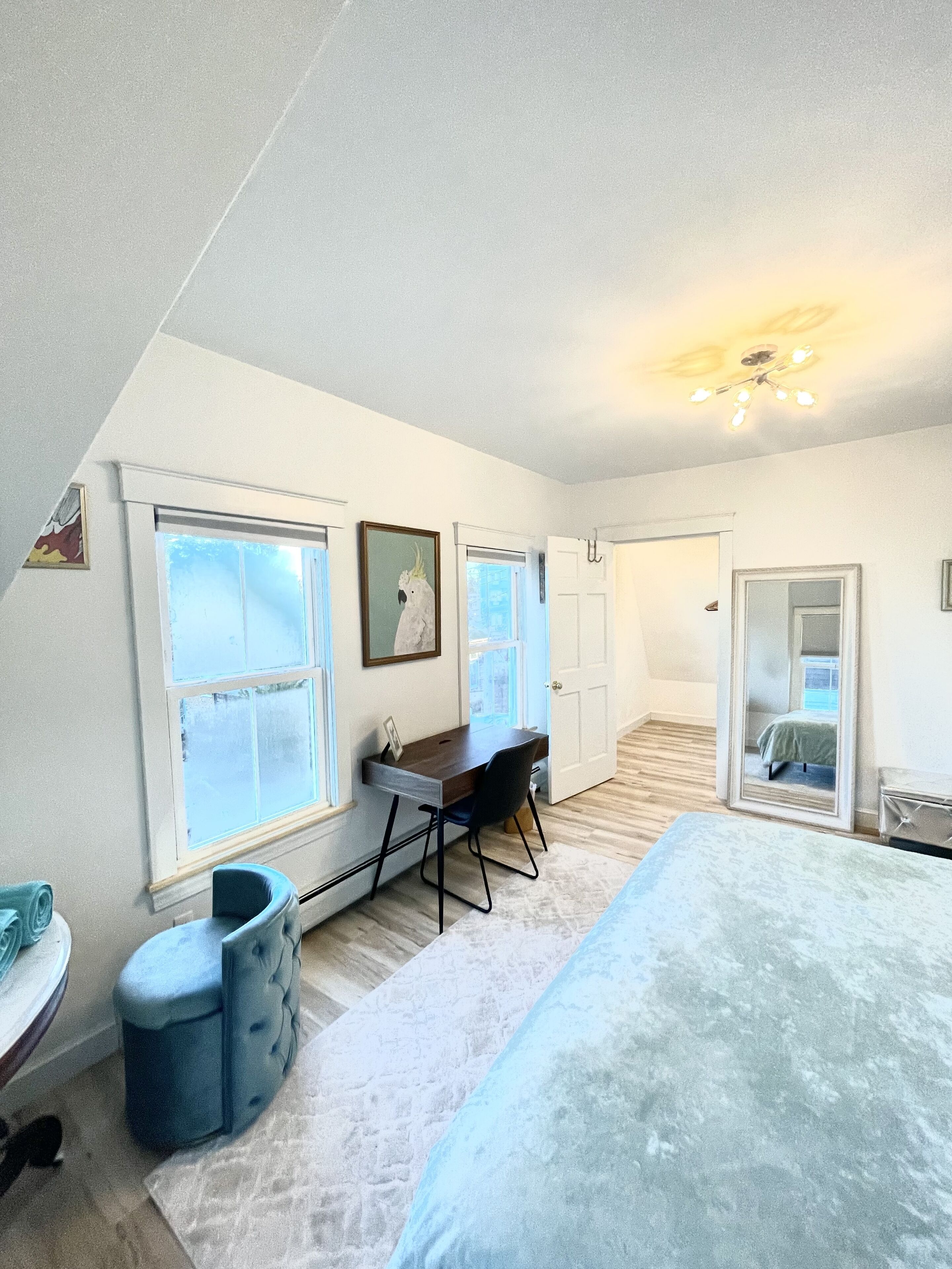 Hip-torical Hip-Historical Unique unit 2 min walk  to Bowdoin  & Main St. 