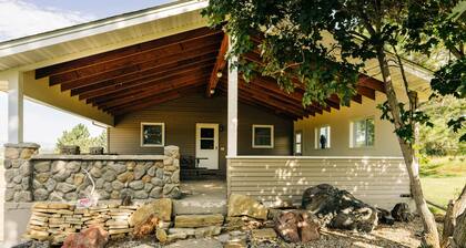 Truly Panoramic Mountain View Full House Retreat