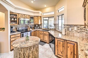 Fridge, microwave, stovetop, dishwasher - Heated Pool & Game Room: Lake Havasu Retreat (Lake Havasu City)