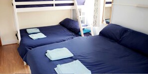 Perhehuone | Kannettavalle tietokoneelle sopiva työtila, äänieristys, ilmainen Wi-Fi