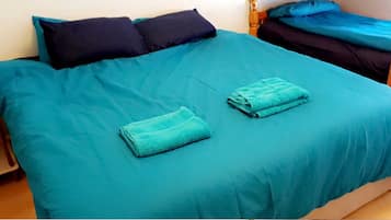 Family Quadruple Room | Laptop workspace, soundproofing, free WiFi, bed sheets