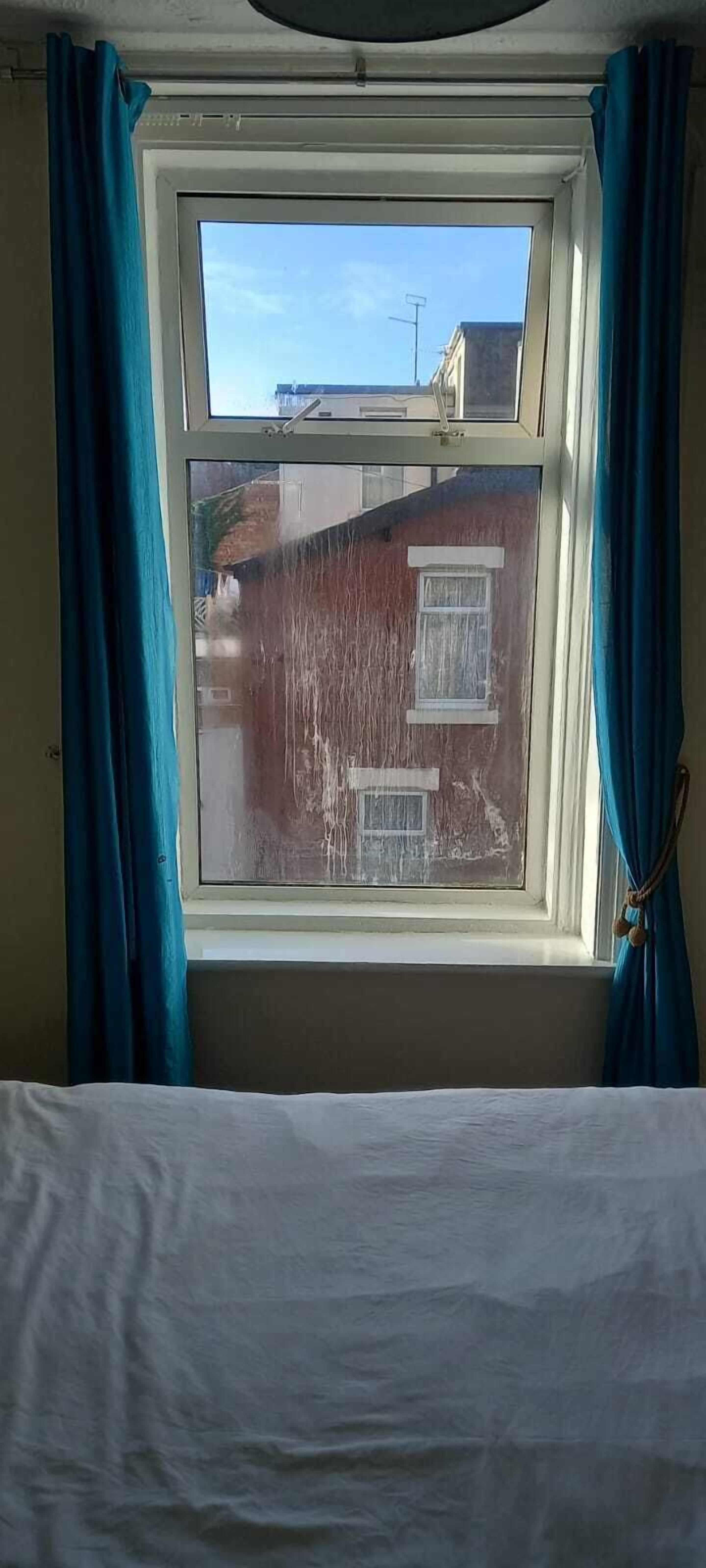 Dobbeltrom – standard, 1 dobbeltseng | Skrivebord for bærbar PC, lydisolert, wi-fi (inkludert) og sengetøy