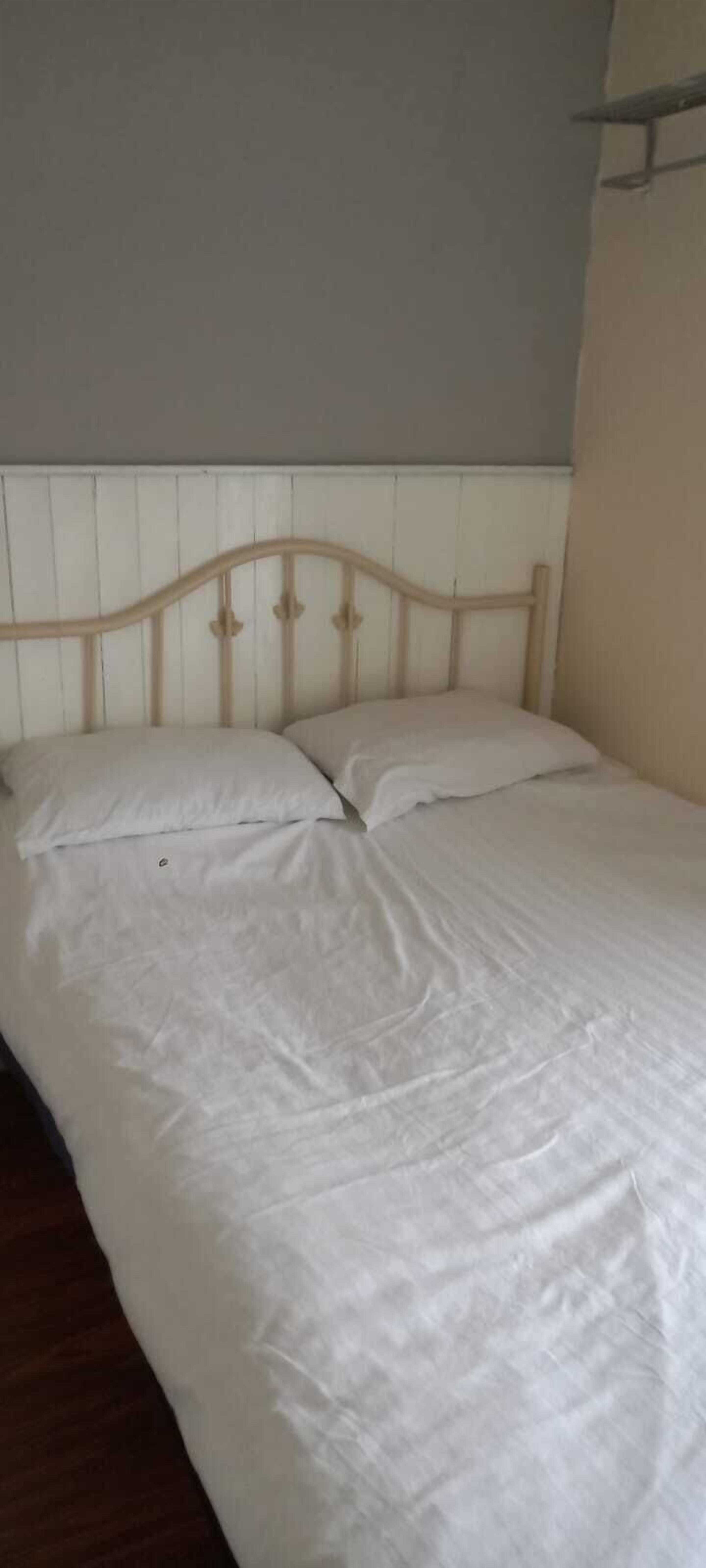 Dobbeltrom – standard, 1 dobbeltseng | Skrivebord for bærbar PC, lydisolert, wi-fi (inkludert) og sengetøy