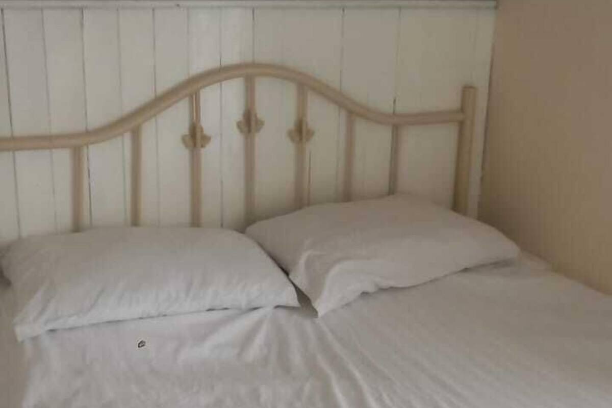 Dobbeltrom – standard, 1 dobbeltseng | Skrivebord for bærbar PC, lydisolert, wi-fi (inkludert) og sengetøy