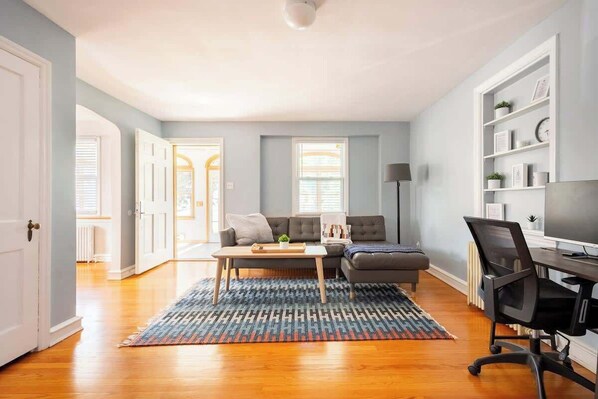 TV, offices - Home away from home between Wilmington/Newark (Wilmington)