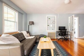 TV, offices - Home away from home between Wilmington/Newark (Wilmington)