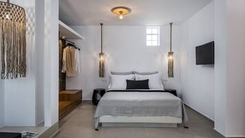 1 bedroom, premium bedding, pillow-top beds, in-room safe