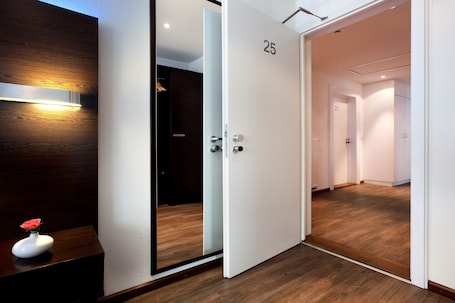 Interior. Schlotzeria Hotel I Cafe I Eis