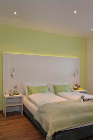 舒适双人房 (air conditioner) | 隔音、免费 WiFi、床单