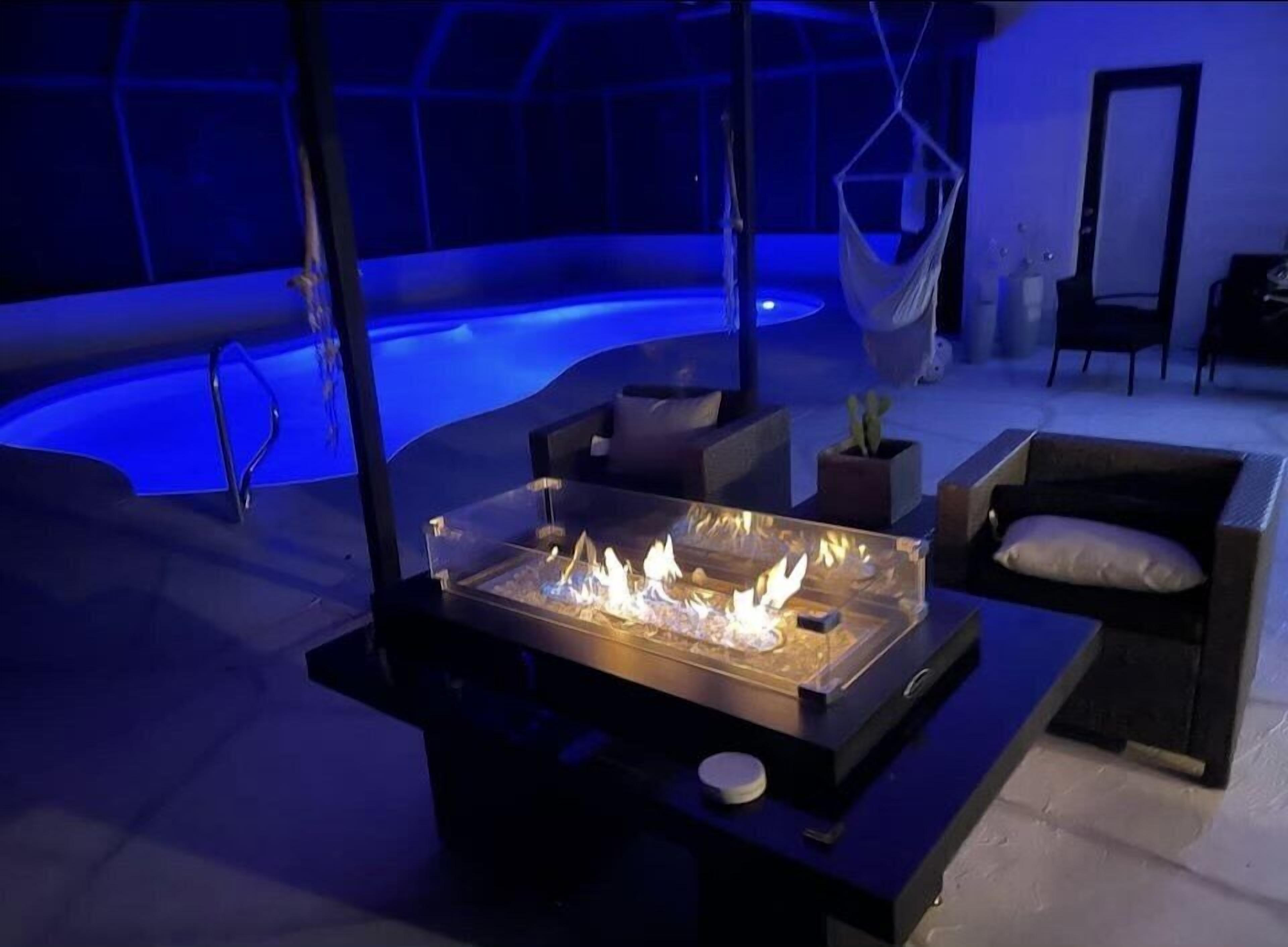 Piscina a l'aire lliure i piscina climatitzada 