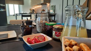 Casa de campo familiar, baño privado, vistas al patio (D'un coin à l'autre) | Restaurante