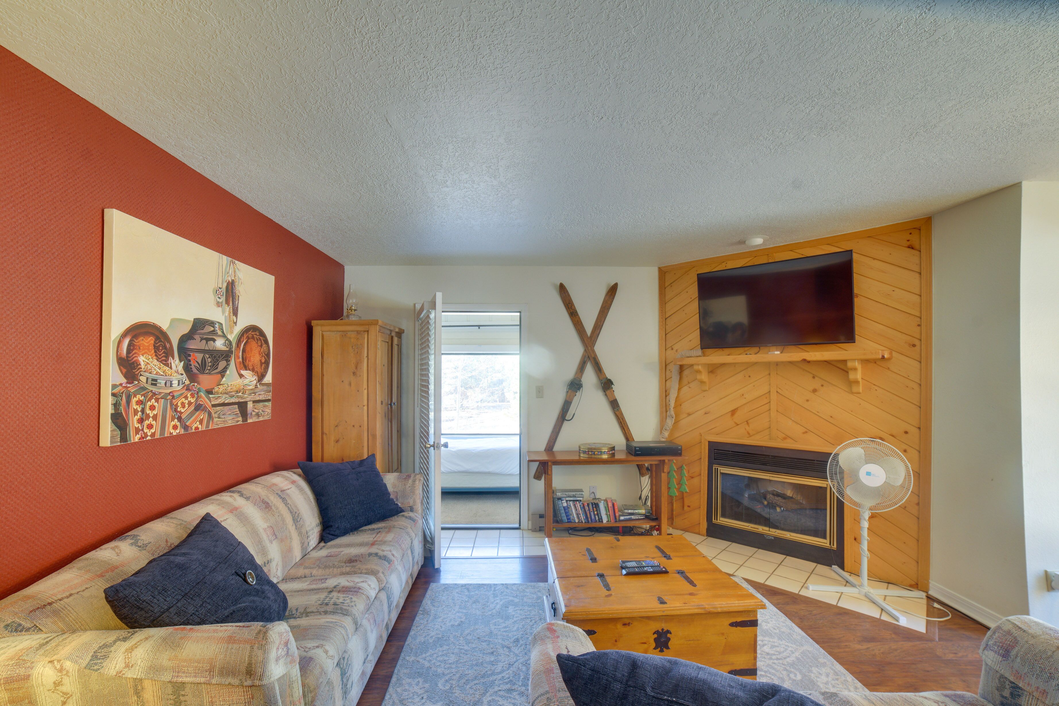 Cozy Angel Fire Retreat < 1 Mi to Ski Resort!