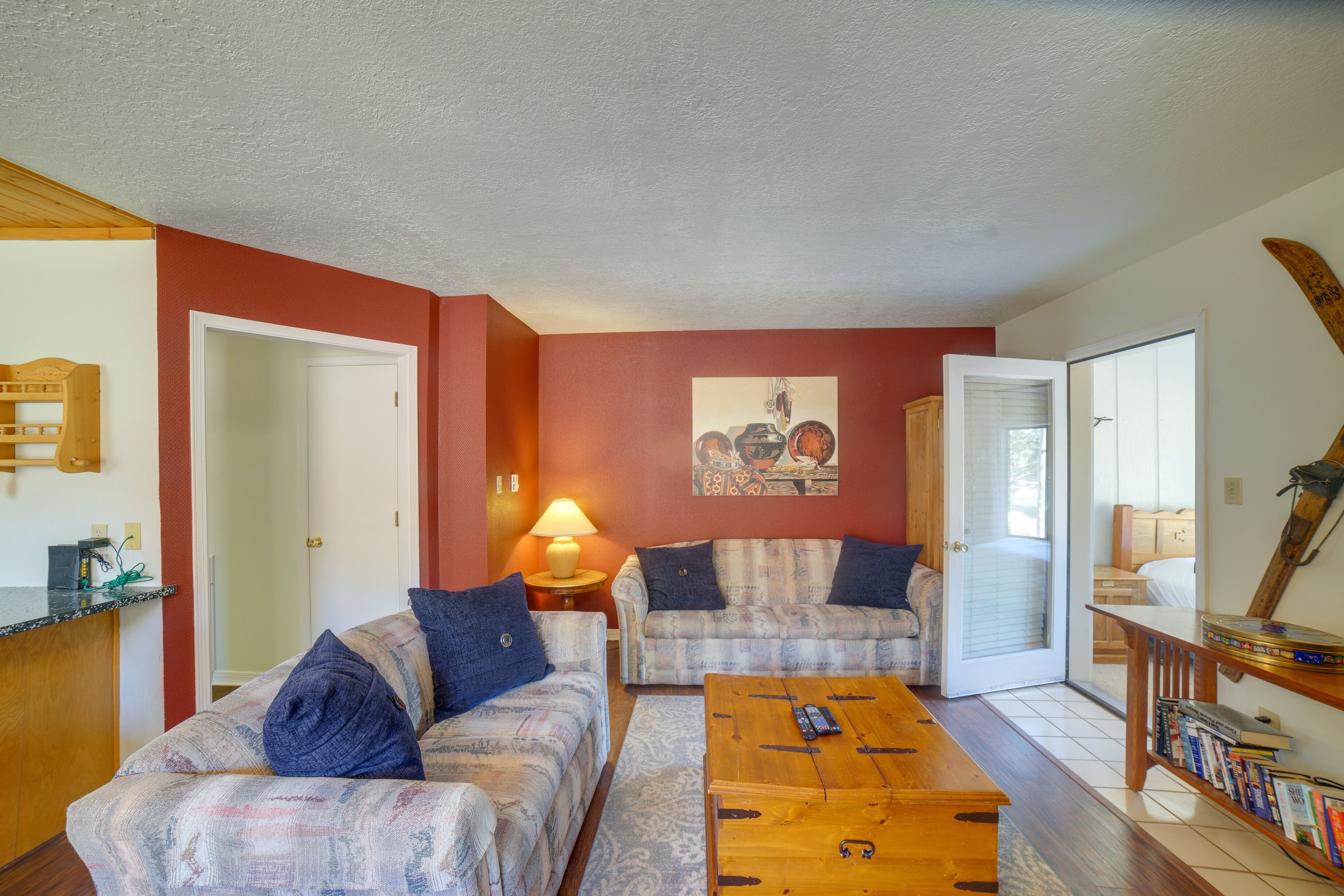 Cozy Angel Fire Retreat < 1 Mi to Ski Resort!