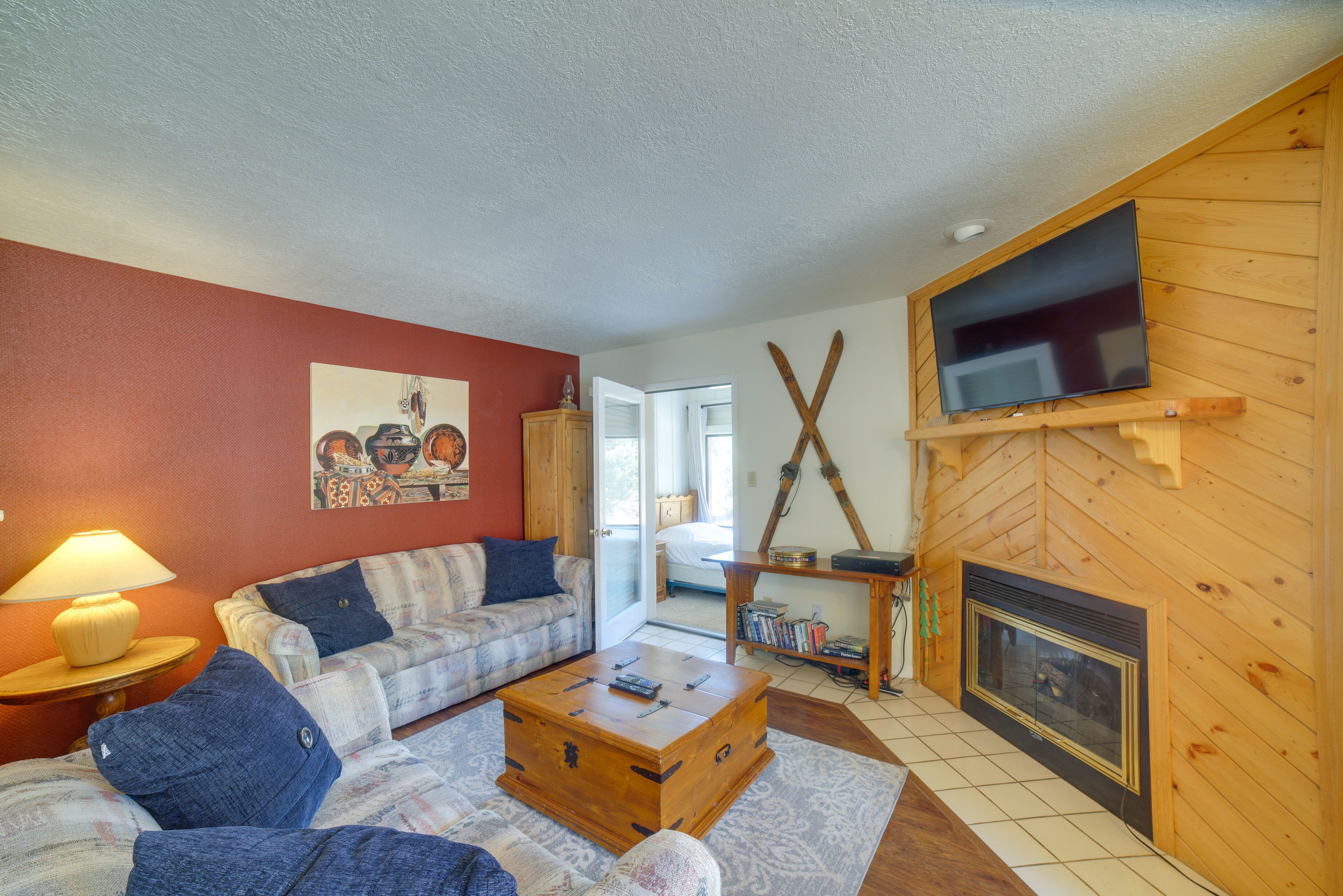 Cozy Angel Fire Retreat < 1 Mi to Ski Resort!