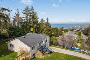 Exterior - Perch - Seascape Summit: Oceanview 3BR/3BA, dog friendly, Quiet & Private! (Oak Harbor)