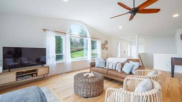 Smart-tv, pejs, bordfodbold