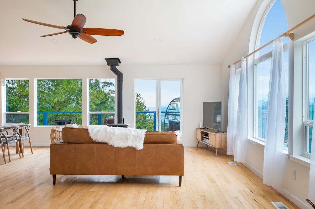 Smart-TV, Kamin, Tischfußball