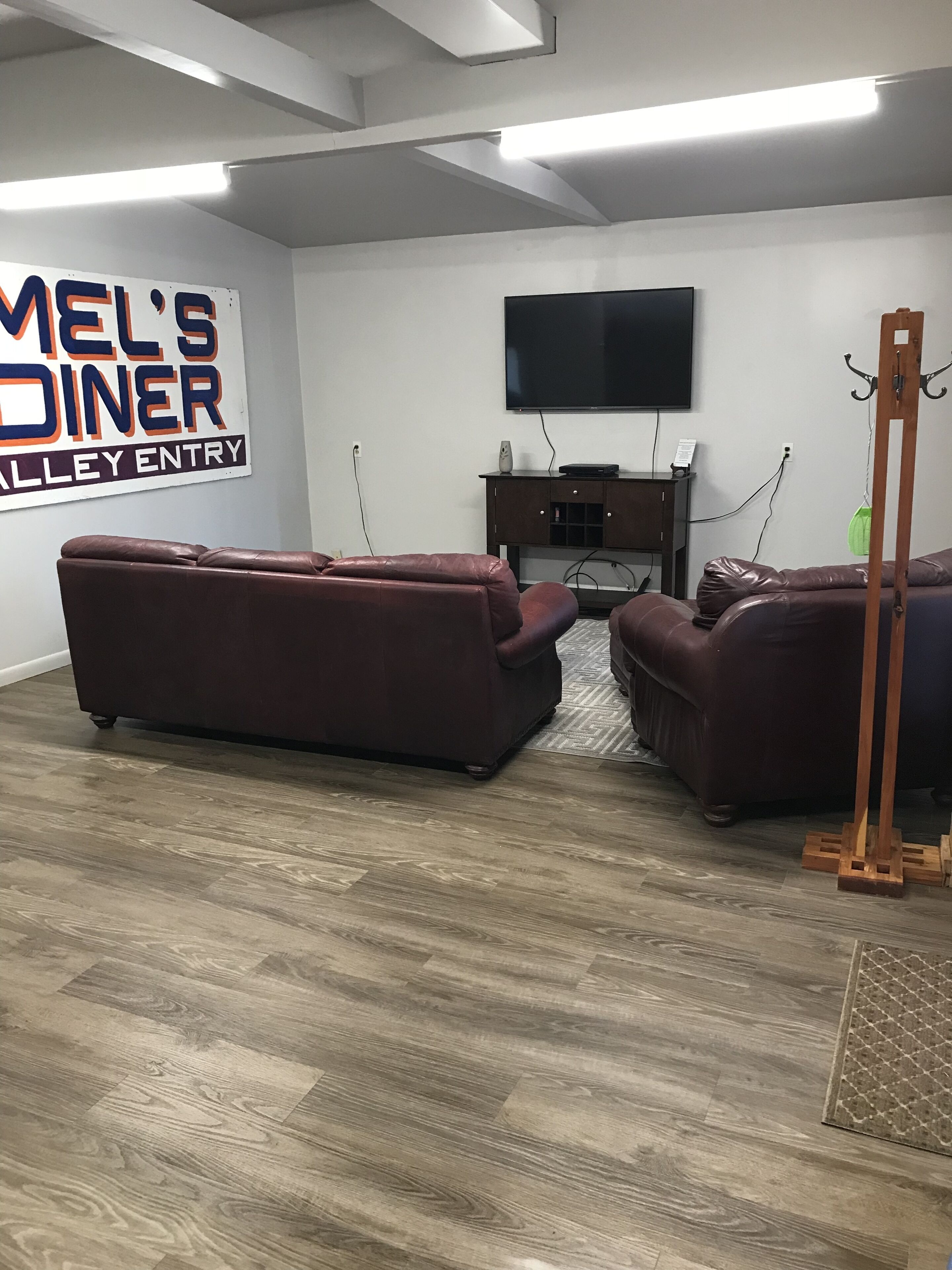 Large Fun Filled Home near Canton lake