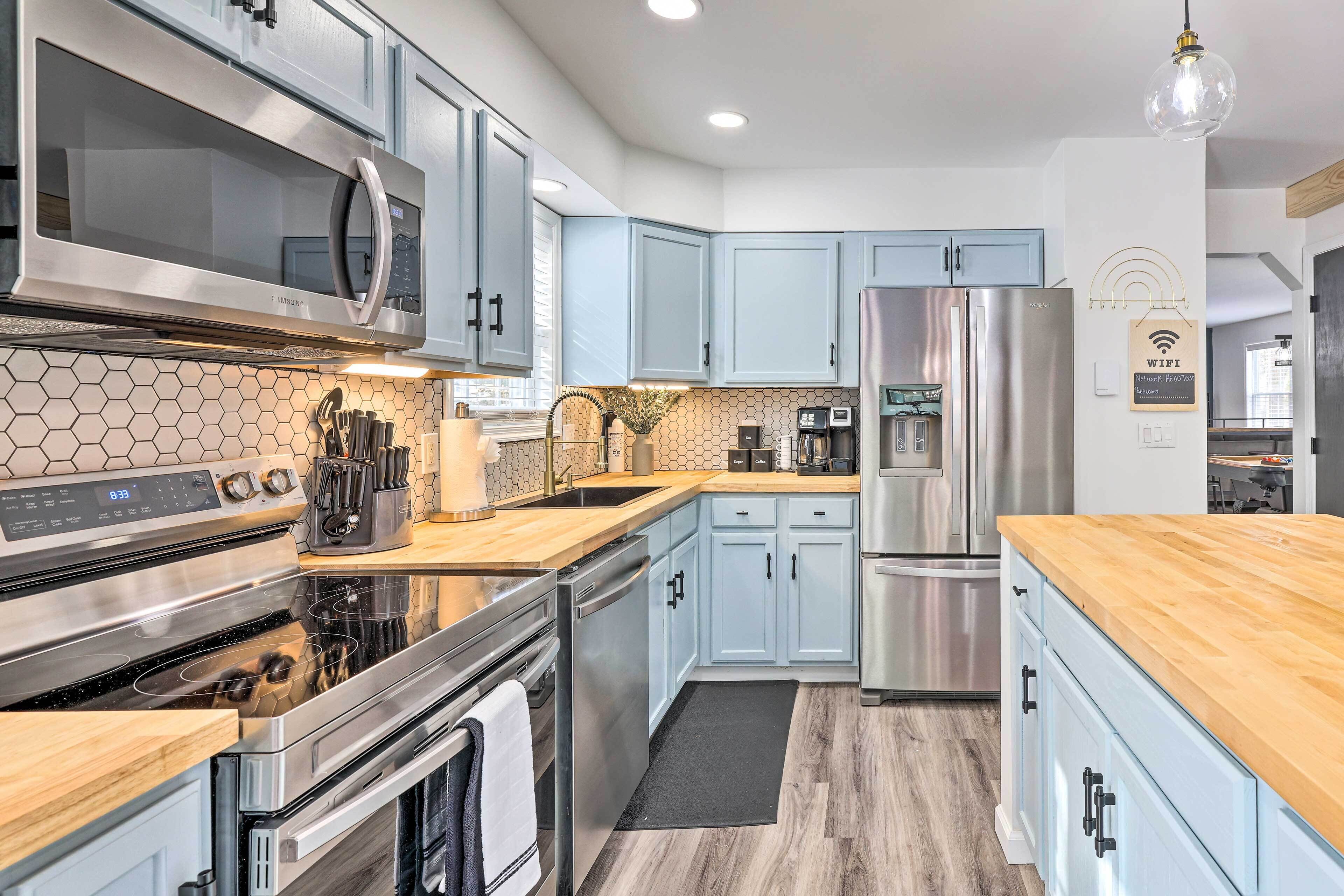 Mid-Century Mod Poconos Retreat w/ Pool Table