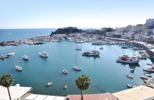 GRAN BLUE SUITE 10 mins from Piraeus Port