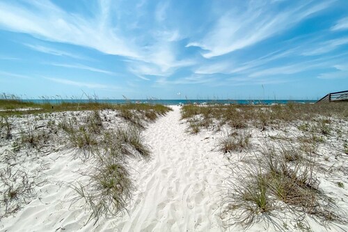 Cottages of Tannin 11- BEAUTIFUL, CUSTOM DECORATED, BEACH HOME IN THE COTTAGES OF TANNIN