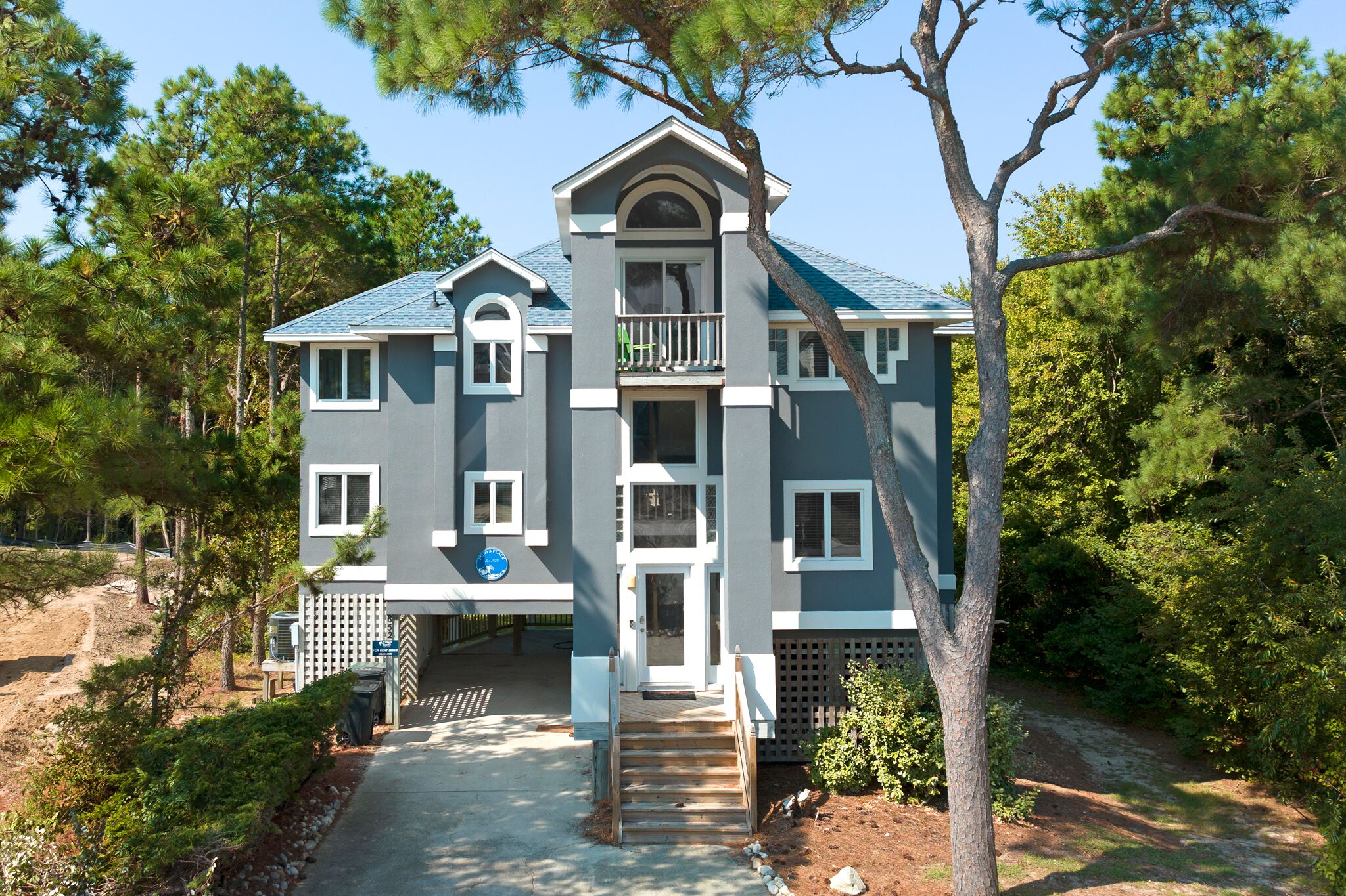 Poni's Place: Private Soundfront Dock | Hot Tub | Water Views | Newly Remodeled